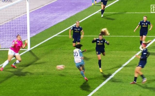 「なんて美しいんだ！」なでしこジャパンFW、女子ＣＬで初ゴール！ 長谷川唯も祝福の完璧ボレーシュート「エキサイティングだ」