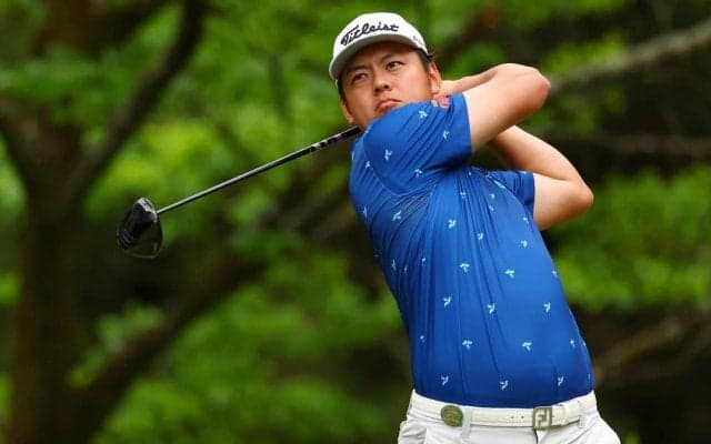 幡地隆寛、飛ばしのストレッチから右足を前に出してテークバック