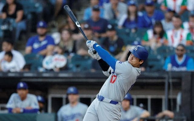 大谷翔平、“ダメ押し”3ランでド軍も快勝！ ポストシーズン2本目の豪快弾で2勝1敗とリード奪う