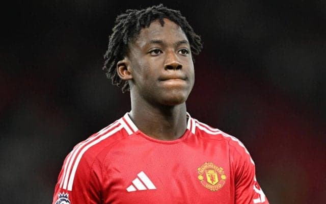 小さなユナイテッドファンにメイヌーがサプライズ！ 突然の本人登場に開いた口が塞がらず