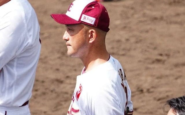 楽天・的場バッテリーコーチが退任、今江監督らに続き首脳陣4人目…30歳下妻氏が2軍に