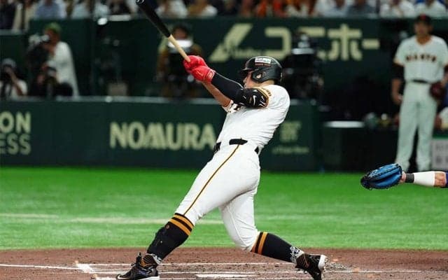 巨人・岡本和真の適時打で初得点…CS15イニング目　オコエの二塁打が起爆剤