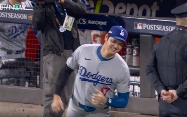 何が起きた？ 大谷翔平、試合前に“ハプニング発生”「スゴいな」 まさかの対応に「強すぎ」「逆煽りｗ」