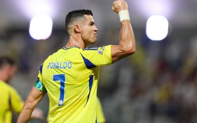 C・ロナウドが約427億円で最も稼ぐサッカー選手に！ ピッチ内の収入は329.5億円を稼ぐ