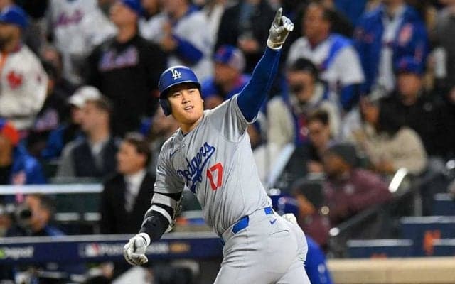 大谷翔平の「上を行く選手はいない」　衝撃弾直後…ロバーツ監督が絶賛「毎日特別で劇的」