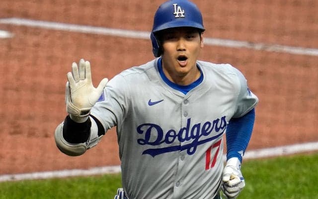 大谷翔平、2試合連発の\"絶叫\"先頭打者弾含む3四球4得点で貢献！ ドジャース連勝でワールドシリーズ出場に王手