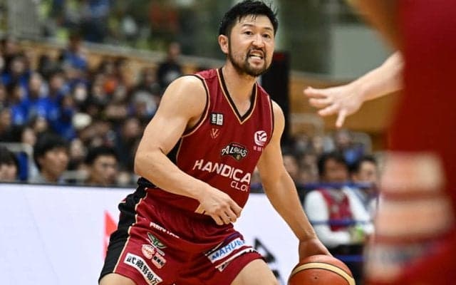 越谷が記念すべきB1初勝利！ ピーク&ソットが躍動、勝負所で橋本やギブスの活躍も光る