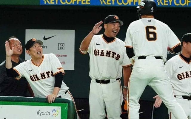 阿部監督、CS“初勝利”で「流れ変わる」　坂本のヘッスラは「必死さ伝わっている」