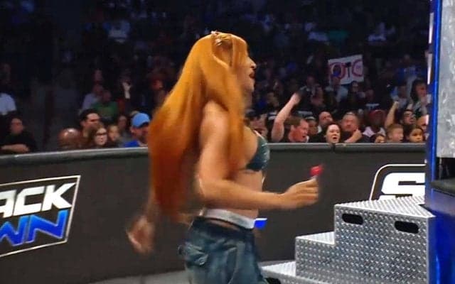 「ワンピースのナミみたい」「めっちゃ可愛い」話題の女子レスラー、美ボディ＆セクシーなリング衣装にファン騒然