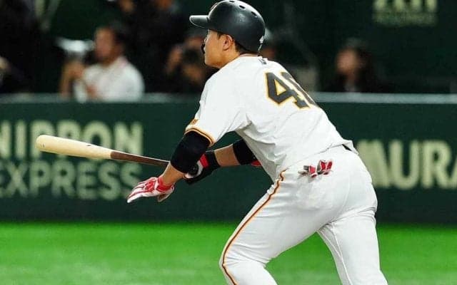 巨人22歳が迎えた「覚醒の瞬間」　日本Sへ逆王手のプロ初HR…“代役”の一振りに「泣いた」