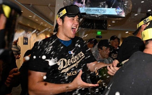 大谷翔平、美酒浴び笑顔「もう1回やって今年終わりたい」　初のWS進出に決意「あともう少し」