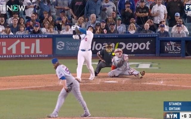 大谷翔平の“技あり変態打”が「ヤバすぎ」 外野手がドン引き… 超絶バット技術に「イチローかよ」