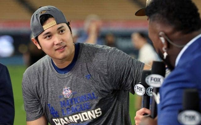 193cmの大谷翔平が「ちっちゃく見える」　取り囲んだ大物3人にXポカン「埋め尽くされとる」