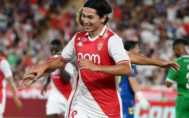 「流石モナ王」「これを待っていた」日本代表FW南野拓実がCL2ゴール1アシストの大活躍！チームの大勝に貢献でPOTMに選出「君を誇りに思う」