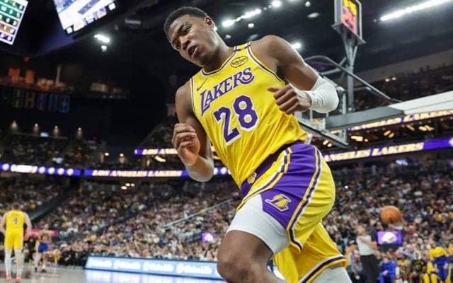 八村塁がNBA開幕戦で18得点の活躍…レイカーズは“親子初共演”白星で飾る