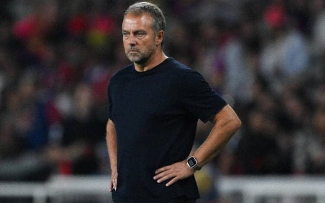 「今はバルサの監督」古巣バイエルンとの大一番へ、フリック監督が必勝誓う「プレーの方向性は変えない」