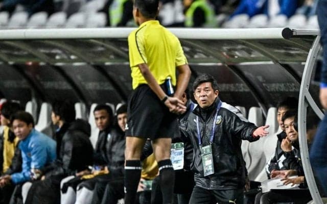 ACLE上海戦に敗れ、川崎・鬼木達監督が「勝ちや引き分けにできなかったのは自分の力不足」　開始5分の退場で85分を数的不利で戦う……「選手は最後の最後まで非常に戦ってくれました