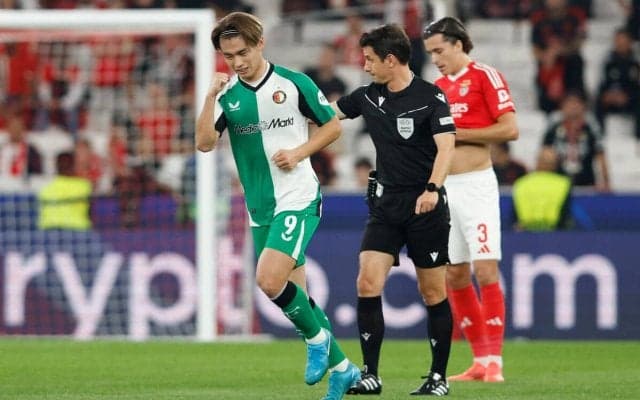 上田綺世がCL初ゴールを記録！フェイエノールトが強豪ベンフィカに3発快勝！【CL】