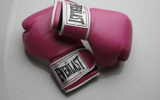 「マシンガンみたいに蹴ったよ」永久追放処分のボクサーが“自慢げ”に投稿「どうやってこれを誇りに思う？」非難の嵐に