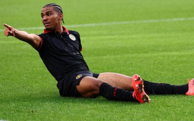 ブレスト戦で負傷交代のアドリ、左腓骨骨折で年内絶望に…