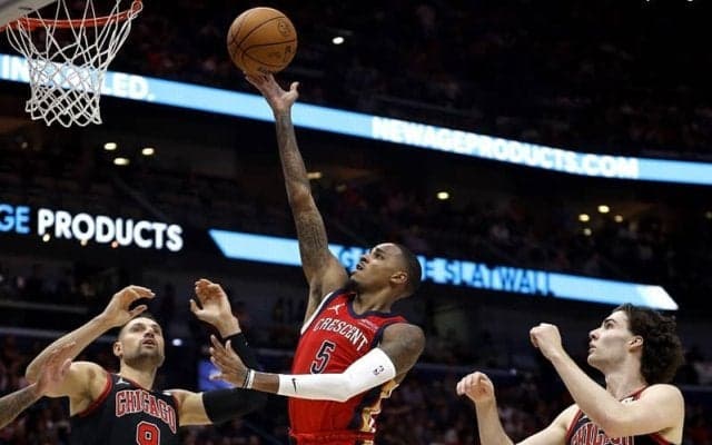 ペリカンズデビュー戦で14得点10アシストを残したマレーが左手骨折で無期限の離脱