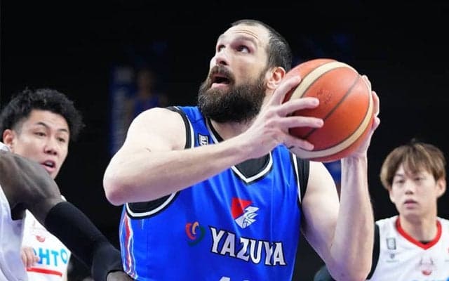 “元リバウンド王”コッツァーがB3金沢武士団に加入「日本に戻ってくることができてワクワク」