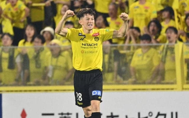 残留争う柏、MF戸嶋祥郎が左ヒザ内側側副じん帯損傷…練習試合で負傷