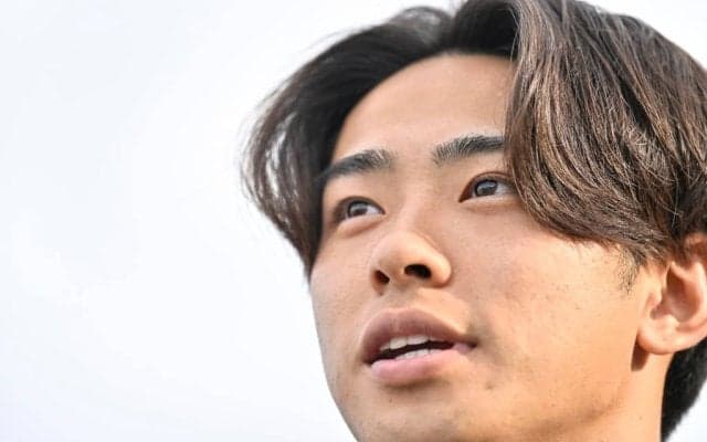 「相手ディフェンダーが四苦八苦してる」斉藤光毅のSB出場でのイングランドMOTM初選出プレーに称賛！「慣れないポジションよくやってた」「評価されて嬉しい」の声