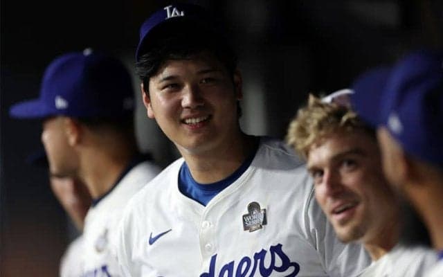 大谷翔平“超速帰宅”　劇的サヨナラ勝ちから22分後…翌日に備えて私服で帰路へ