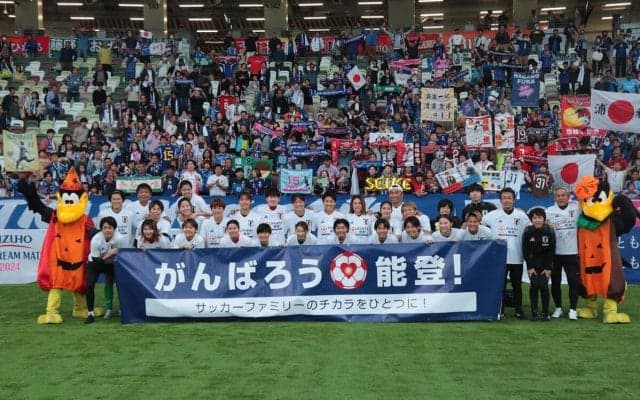 「国立では3万人は超えるぐらいのチームに」なでしこの日韓戦に集まったのは1万2420人、裏ではカップ戦も行われる事態に佐々木則夫監督代行「反省しなければいけない」