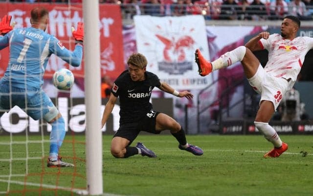 「これは素晴らしい」「よくそこに走り込んだ」堂安律が今季4点目！ 簡単ではないファーに走り込んでのヘッド弾「調子良いな」