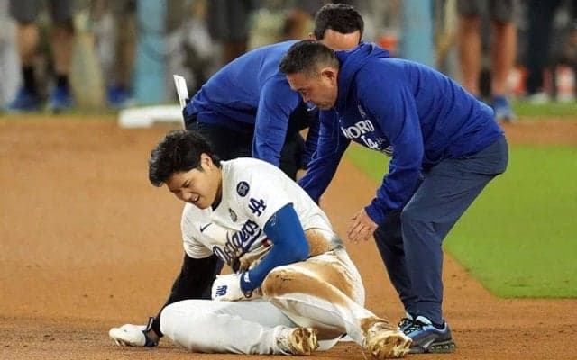 苦悶の大谷翔平が漏らした言葉　緊急事態でマイクが拾った7秒間のやり取りは「心が痛む」