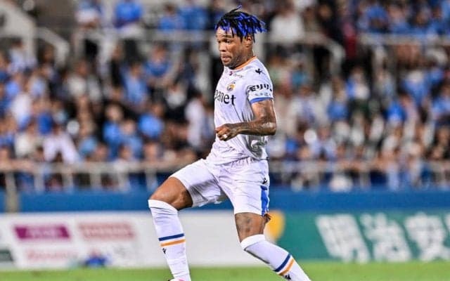 「バケモンすぎるw」「環境破壊」J2長崎が誇る“最強の個”の70m独走ドリブル破壊弾が凄い！「スーパーゴールすぎる！」「誰がなんと言うとJ2最優秀理不尽ゴール」の声