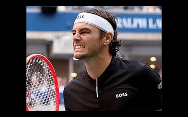  大混戦の最終戦争い、命運握るパリへ 