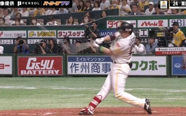 これで入るのか！？キレそうでキレない…！ソフトバンク・栗原陵矢の天才的な“変態打ち”がスゴすぎる