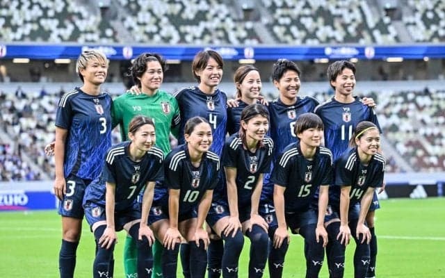 「1枚目はギニュー特戦隊？」なでしこジャパンが遊び心たっぷりに撮影した「ギャップがすごいポージング写真」が試合後に公開！「可愛すぎてツライ」の声も出た4枚の写真