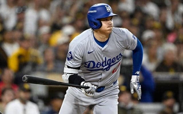 大谷翔平、第1打席は四球で出塁→フリーマン先制弾　塁上で左腕固定…牽制に足から戻る