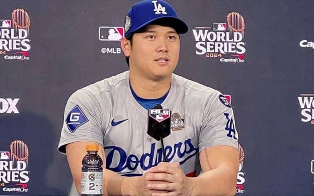 大谷翔平、負傷の左肩を気遣い「枕を挟んで固定」　就寝方法にも世界一への工夫…一問一答
