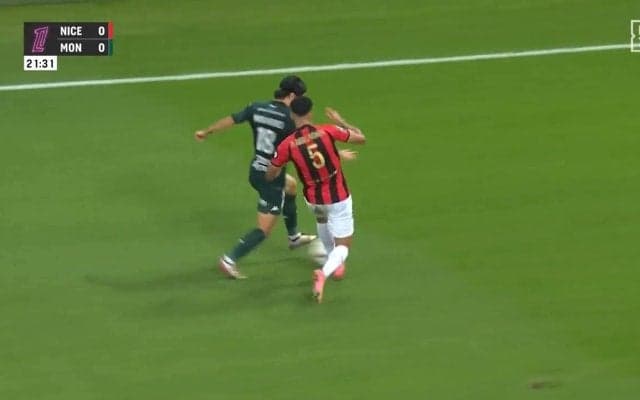 「えぐい！」南野拓実、30mの“強引”ドリブル突破で決定機　圧巻のパワー＆スピードに「勝負あったな」