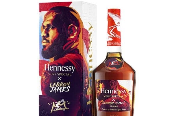 レブロン・ジェームズと「ヘネシー」が初コラボ…“キング仕様”11月6日から数量限定販売