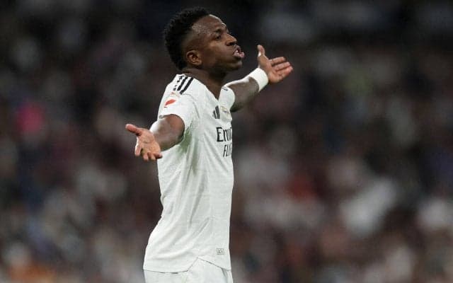 「なぜ彼はあのような態度をとるのか…」ヴィニシウスのバロンドール落選にアグエロが言及、投票に影響が出たのはピッチ上の態度？「必要ないこと」