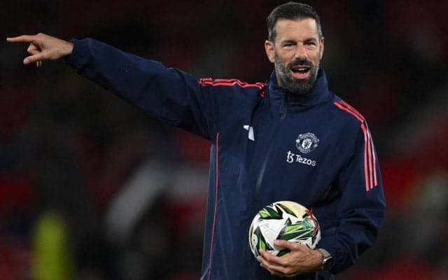 「再び浮上できると信じている」監督交代、暫定指揮に臨むファン・ニステルローイ暫定監督がファンへ手紙「我々が力を合わせれば止められない」