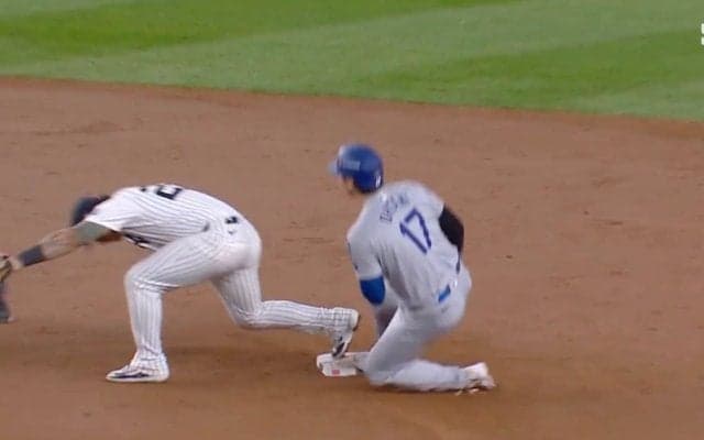 何が起きた…？ 大谷翔平、“想定外のプレー”に「ダメだろ！」 まさかの“激走スライディング”「勇気ありすぎ」「カッコ良すぎる…」