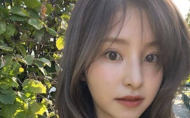 ｢世界一似合います美しい｣日本代表・堂安律の美人妻、秋の装いが激カワ　夫婦で｢ロエベ｣愛用のハイブラ無双に反響