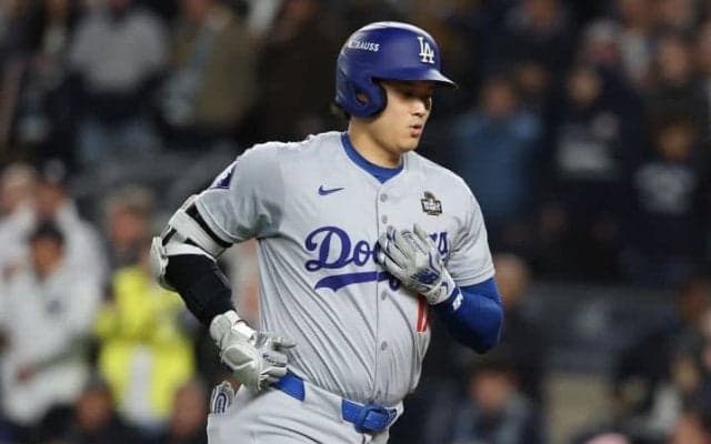 左肩を負傷した大谷翔平、NY紙は「60%の状態」でも“世界最高の選手”と評価「彼がプレーしているだけでも驚きだ」