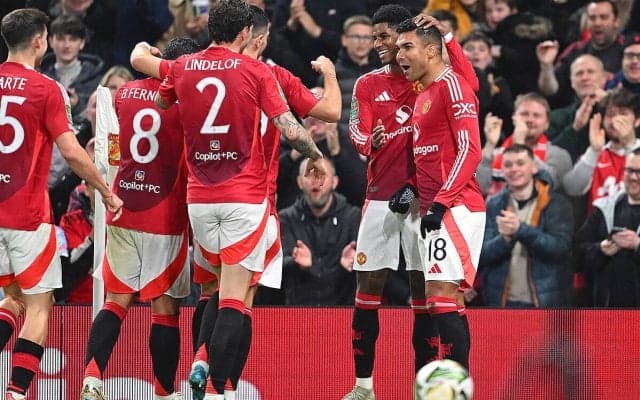 テン・ハグ解任でファン・ニステルローイ暫定体制ユナイテッドが快勝でベスト8進出！　カゼミロ＆ブルーノが2G共演【EFLカップ】