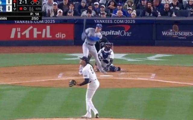 どこ投げてんだよ！ フリーマンを「ナメすぎ」 失投を“爆速着弾”… 相手投手が呆然&フリーズ「そりゃ打つだろ」「MVP！」