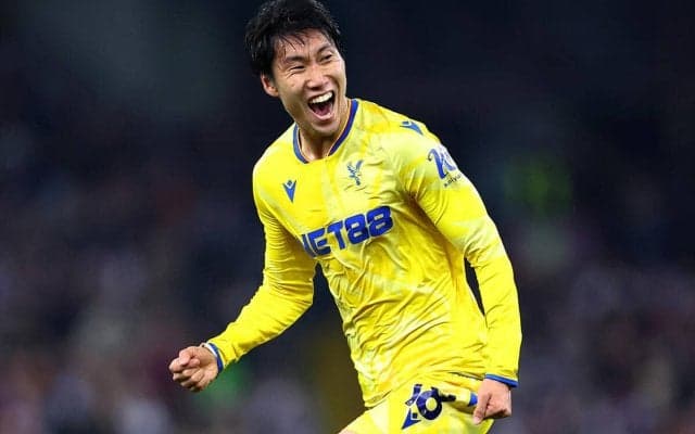 「興奮するゴール」「絶望の後の大きな喜び」日本代表MF鎌田大地が見事な勝ち越し弾！C・パレスを勝利に導く活躍に「これで自信を得てほしい」