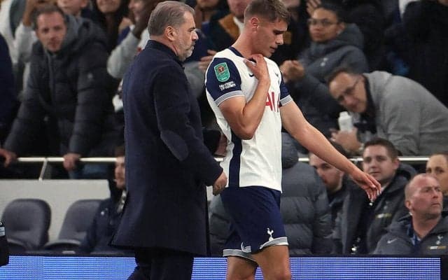 「重要な勝利」ポステコグルー監督はシティ撃破でのバウンスバックを評価…ファン・デ・フェンら負傷者にも言及