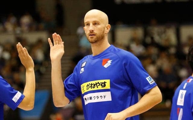 B2福岡が帰化選手クリークモアとの契約解除…出場1試合のみで負傷離脱